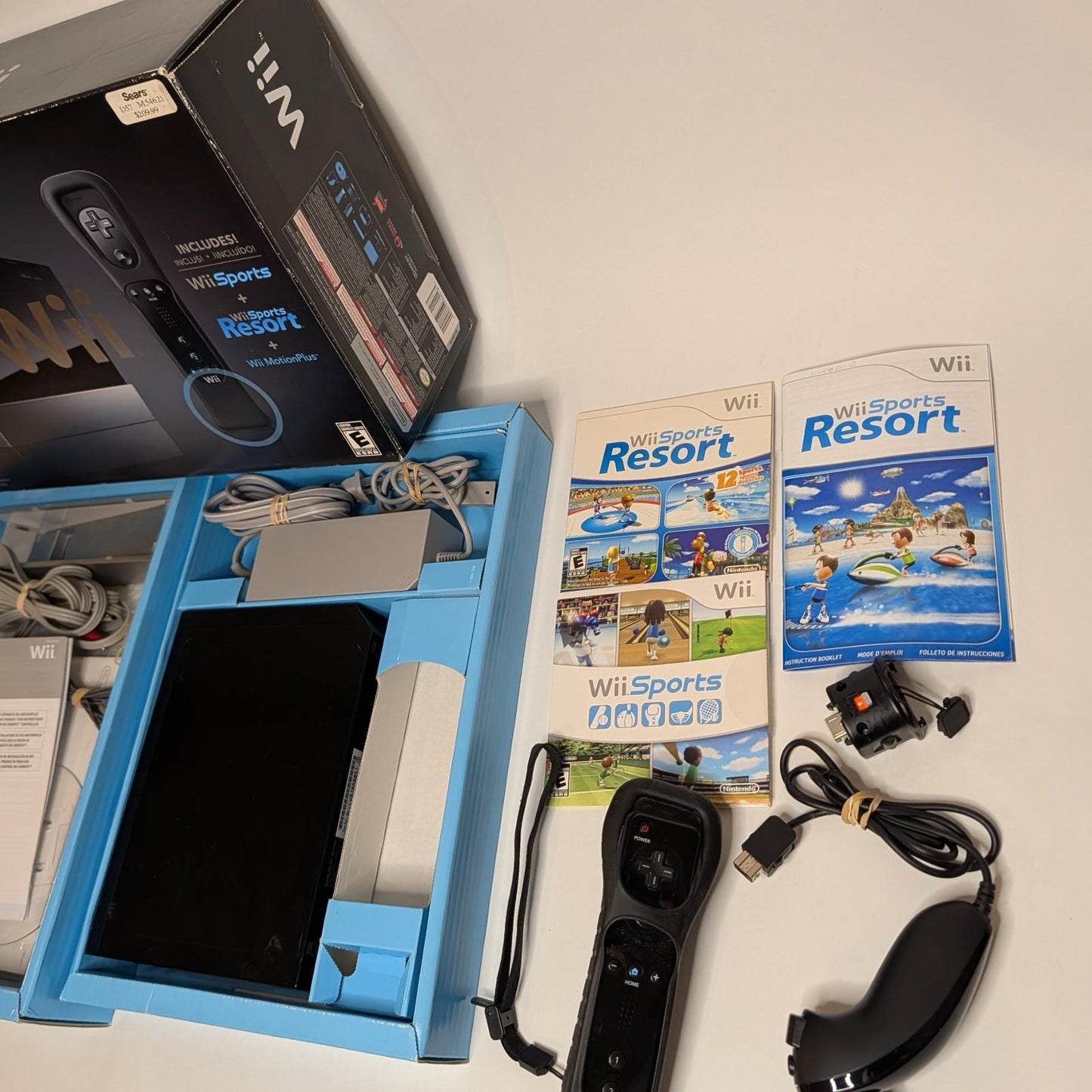 Black Nintendo Wii System [Wii Sports + Wi Sports Resort + Wii MotionPlus] - Nintendo Wii - Complete