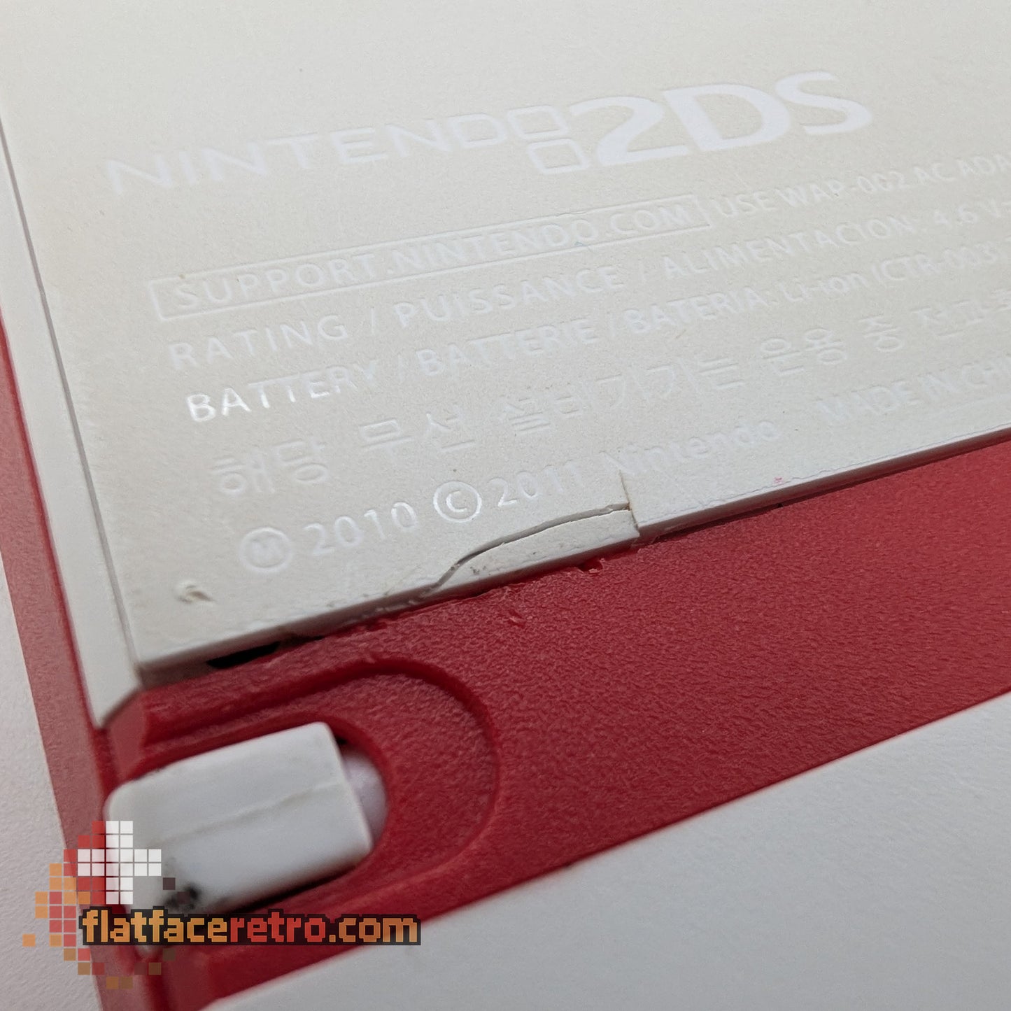 Nintendo 2DS Scarlet Red - Nintendo 3DS - Console Only